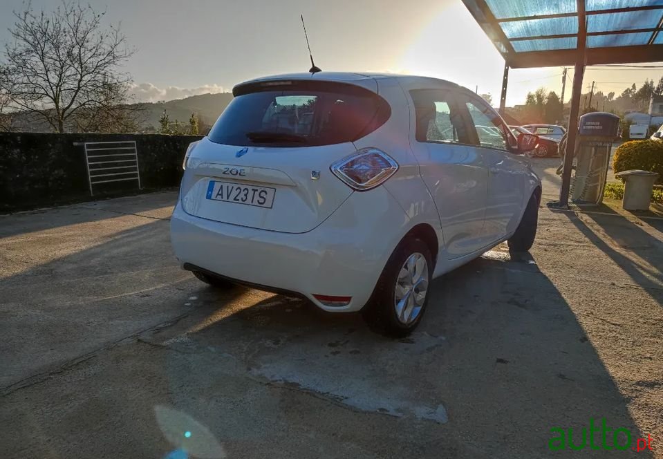 2015' Renault Zoe photo #3