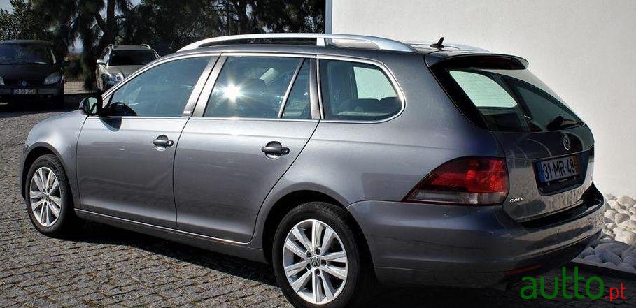 2012' Volkswagen Golf Variant photo #1