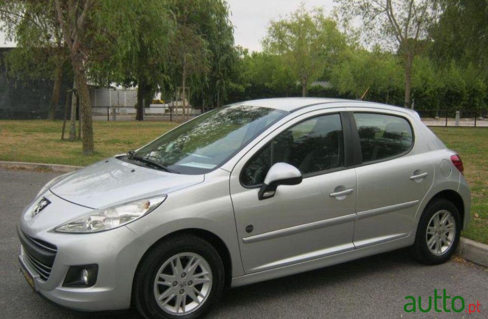 2010' Peugeot 207 1.4 Hdi Sl Envy photo #1
