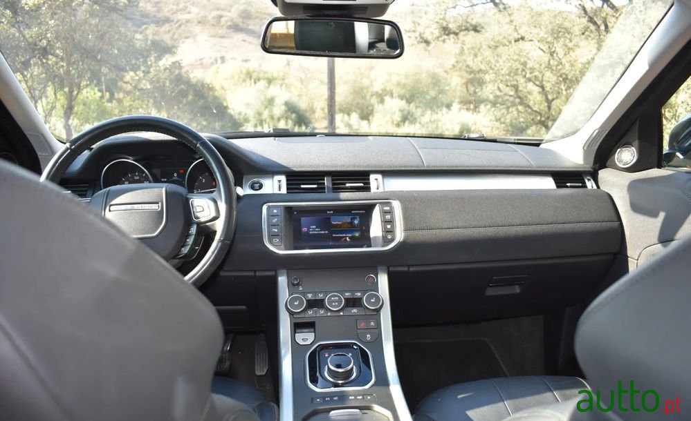 2017' Land Rover Range Rover Evoque photo #6