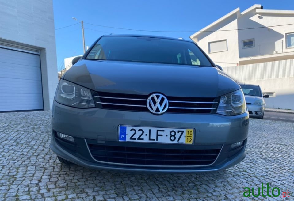 2010' Volkswagen Sharan photo #2