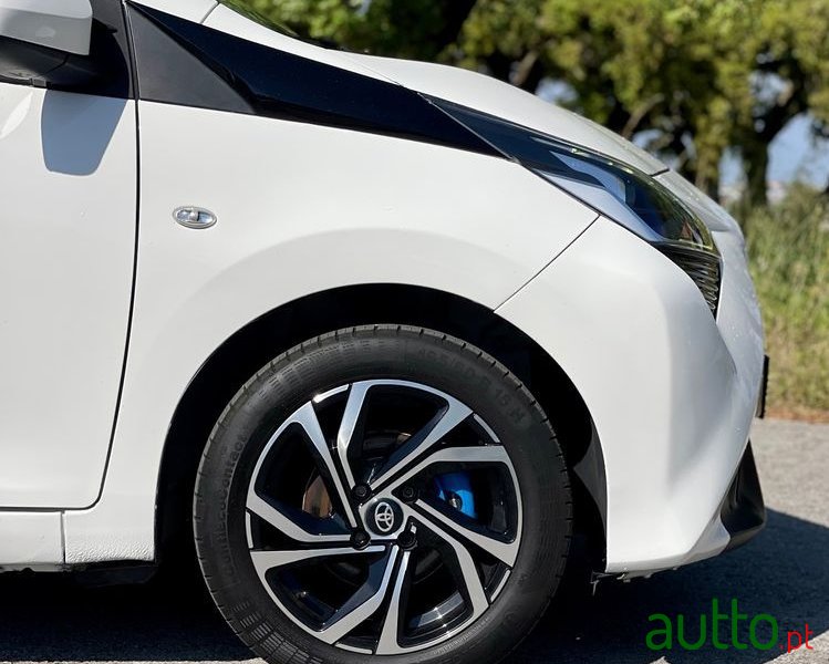 2020' Toyota Aygo photo #6
