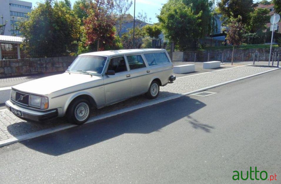 1980' Volvo 245 photo #2