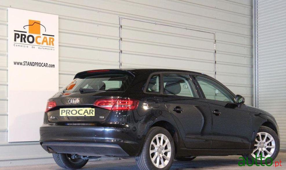 2014' Audi A3 Sportback photo #2