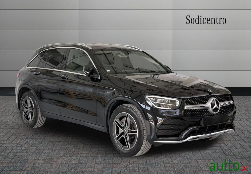 2020' Mercedes-Benz Classe Glc D 4Matic Edition photo #2