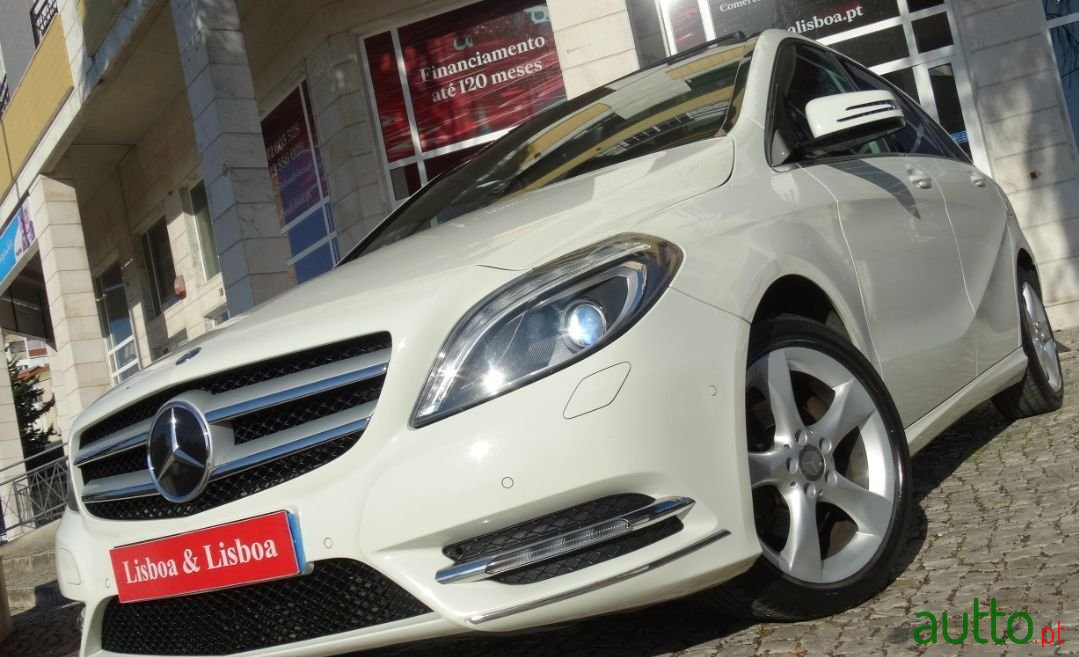 2013' Mercedes-Benz B-180 photo #1