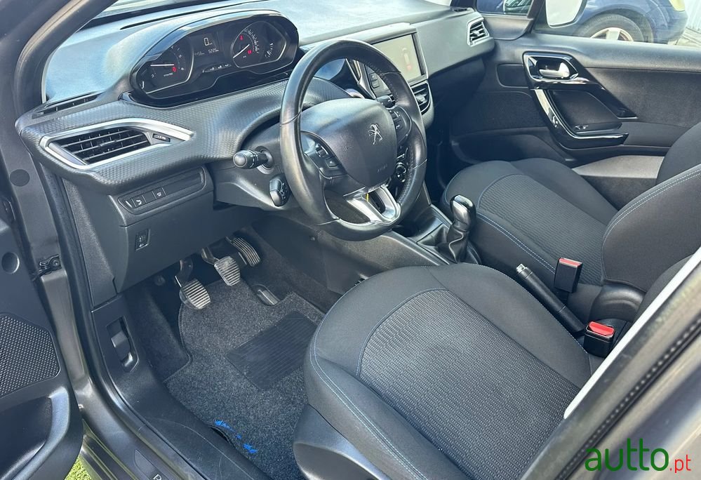 2019' Peugeot 208 photo #4