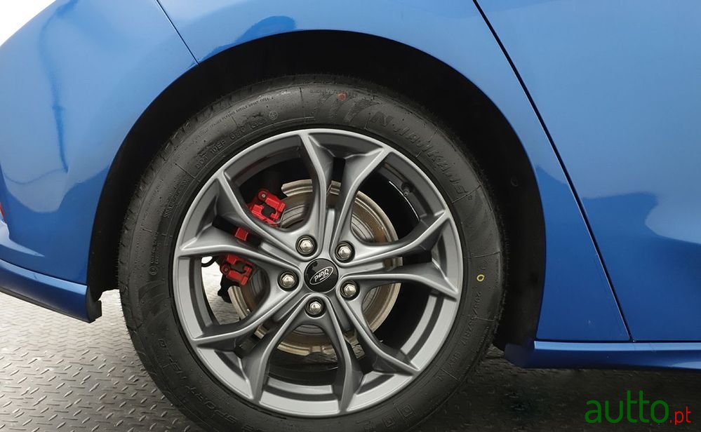 2021' Ford Focus St-Line photo #5