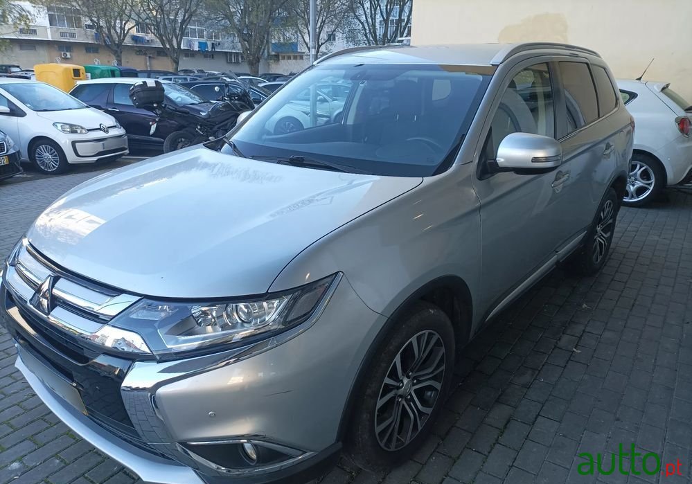 2018' Mitsubishi Outlander 2.0 Kaiteki Cvt photo #4