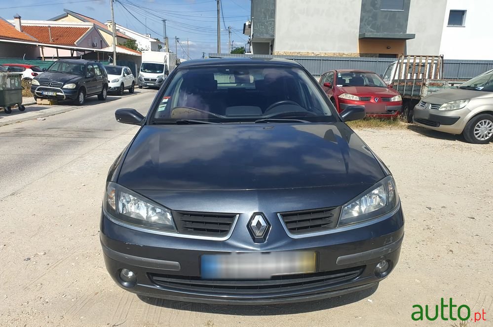2006' Renault Laguna 1.6 Privilège photo #2