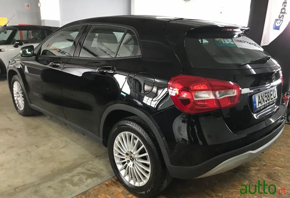 2018' Mercedes-Benz Gla-180 photo #5