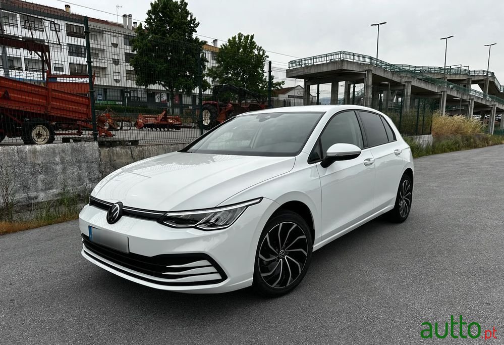 2023' Volkswagen Golf 1.0 Tsi Life photo #1
