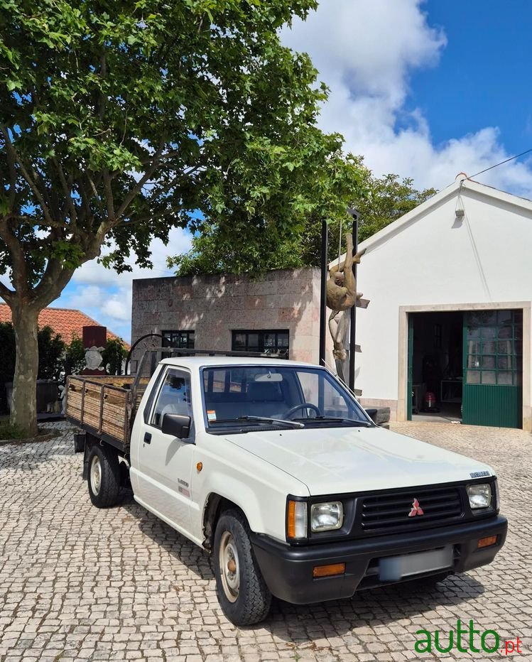 1995' Mitsubishi L200 2.5 D photo #2