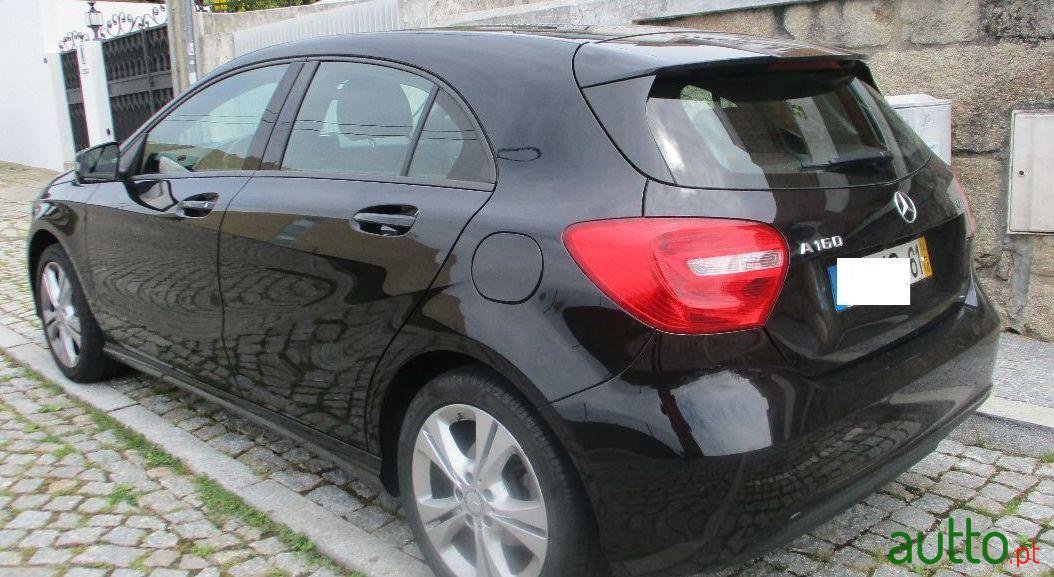 2014' Mercedes-Benz A-160 Cdi photo #4