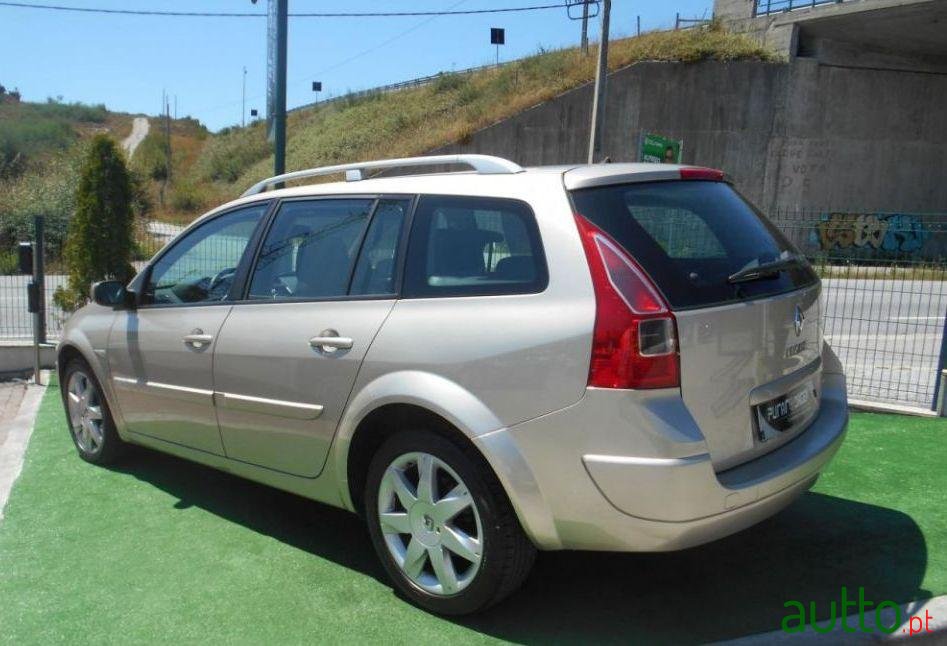 2006' Renault Megane Break photo #2