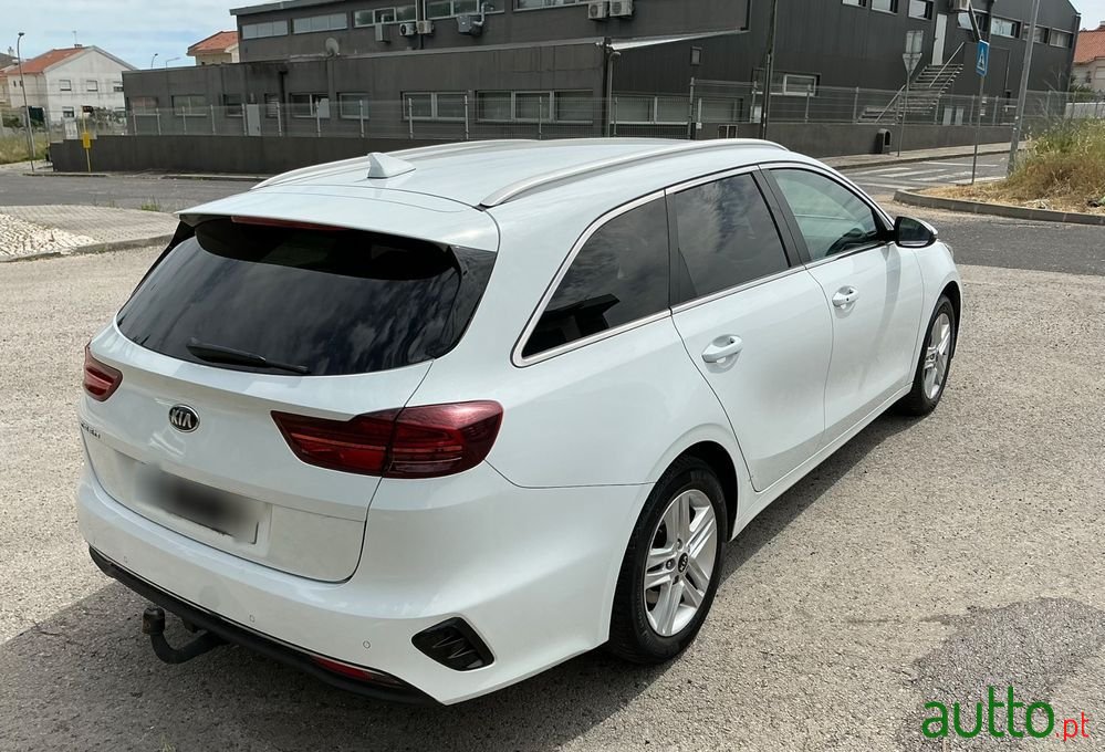 2020' Kia Ceed Sw photo #2