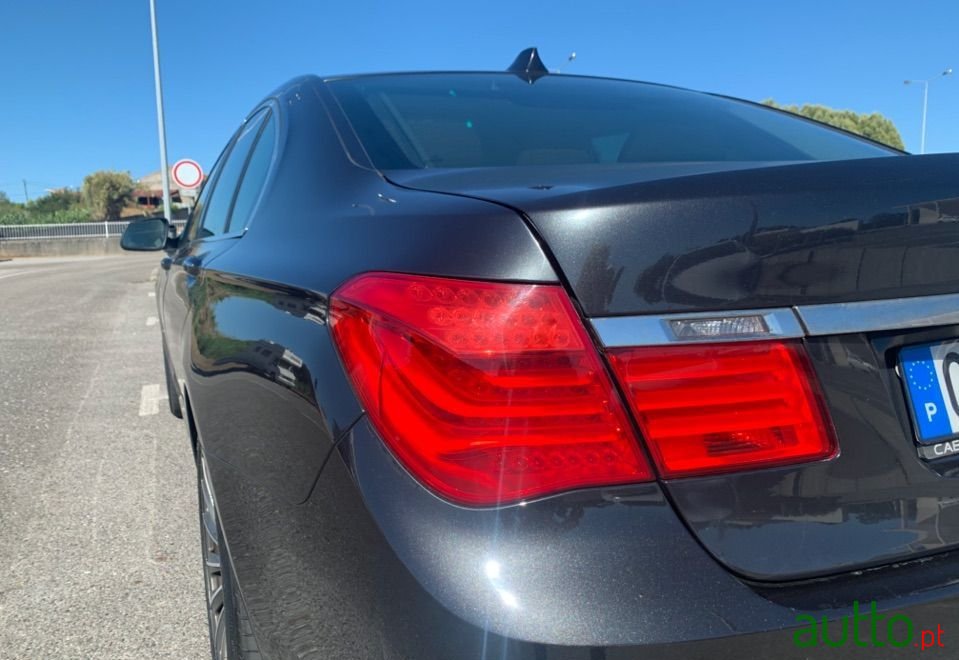 2008' BMW 730 photo #3