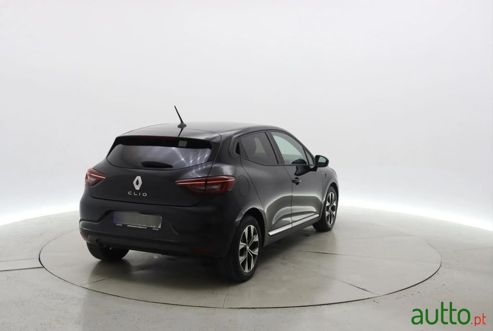2023' Renault Clio photo #6