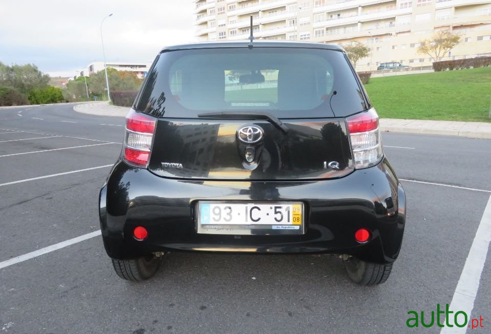 2009' Toyota iQ photo #6