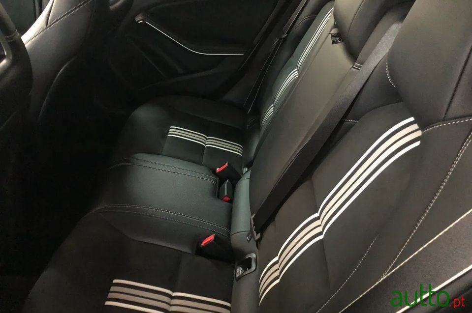 2018' Mercedes-Benz Gla-180 photo #4