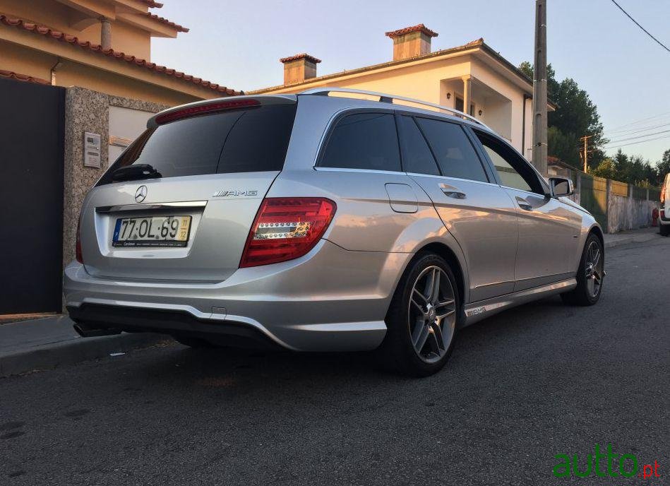 2011' Mercedes-Benz C 200 Cdi photo #2