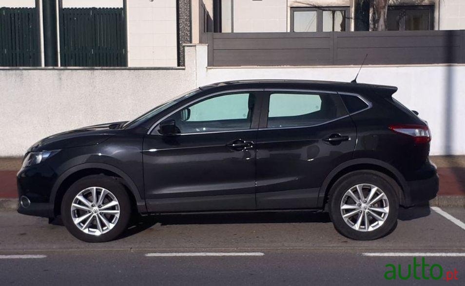 2015' Nissan Qashqai Acenta photo #2