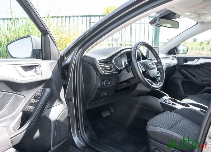 2020' Ford Focus Sw photo #6