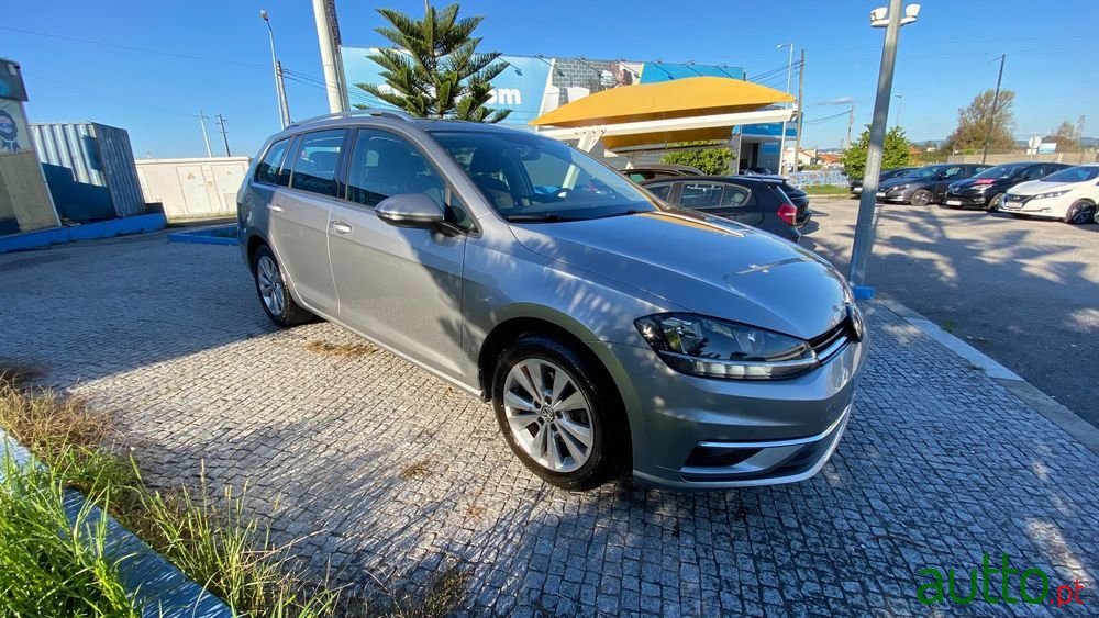 2018' Volkswagen Golf Variant photo #3