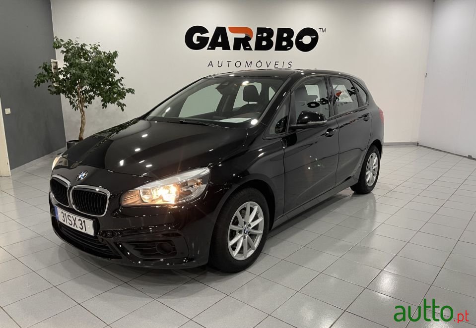 2017' BMW 216 Active Tourer photo #1