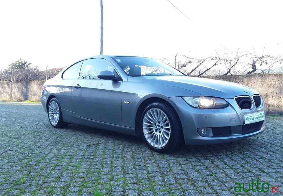 2008' BMW 320 photo #4