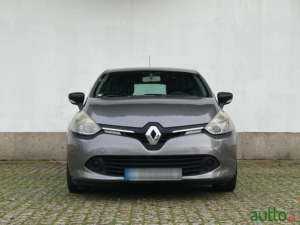 2012' Renault Clio photo #3