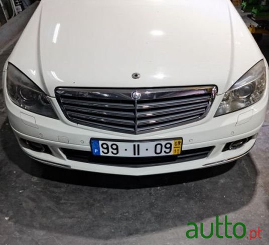 2009' Mercedes-Benz C-250 photo #2