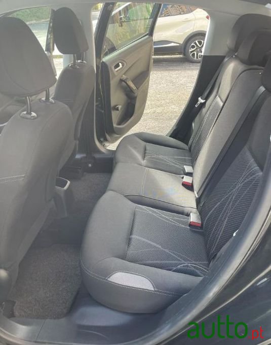 2014' Peugeot 208 photo #1