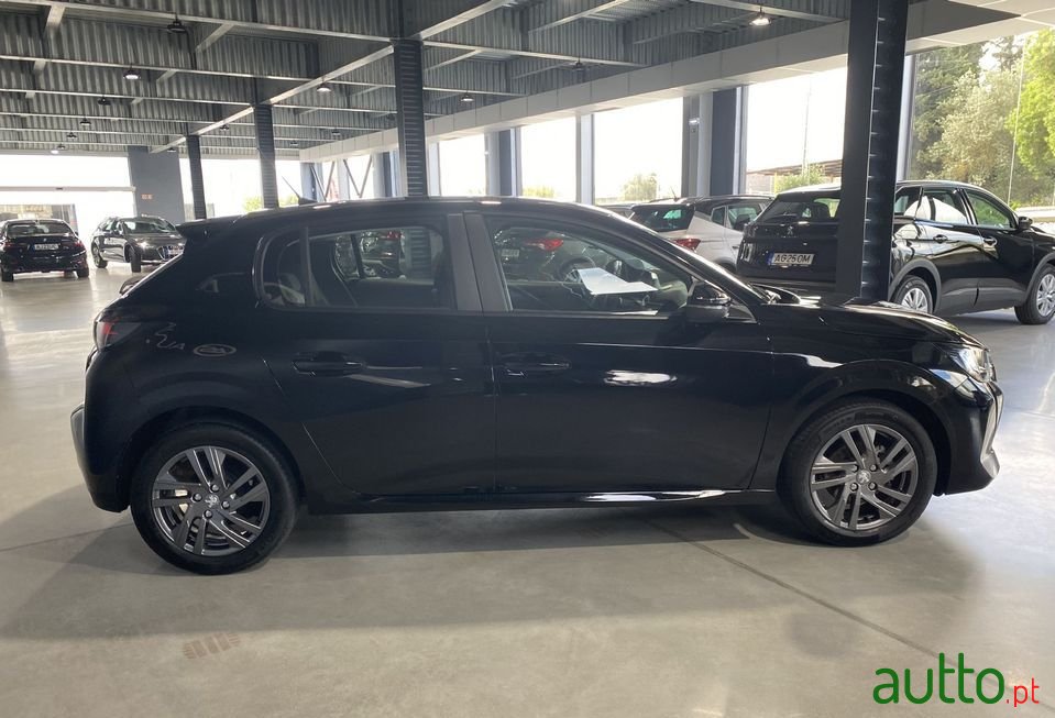 2021' Peugeot 208 photo #5