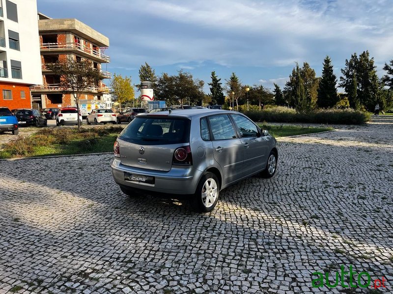 2005' Volkswagen Polo photo #5