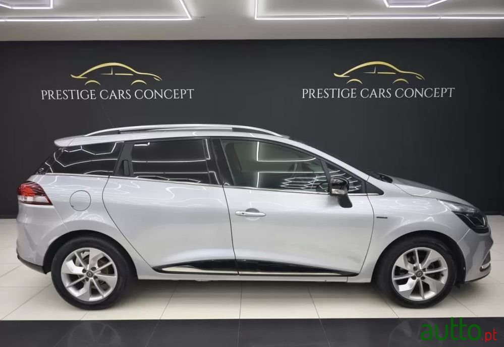 2019' Renault Clio Sport Tourer photo #1