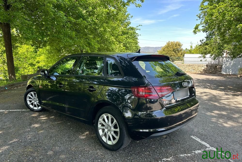2013' Audi A3 Sportback photo #4