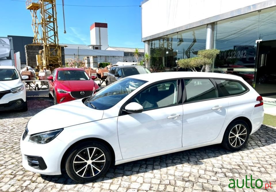 2018' Peugeot 308 Sw photo #2