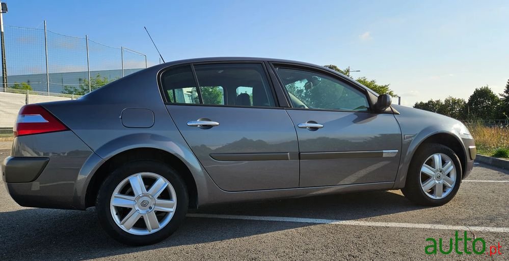 2005' Renault Megane photo #1