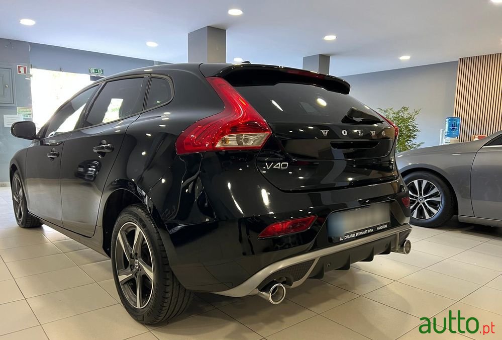 2017' Volvo V40 T2 Kinetic photo #4