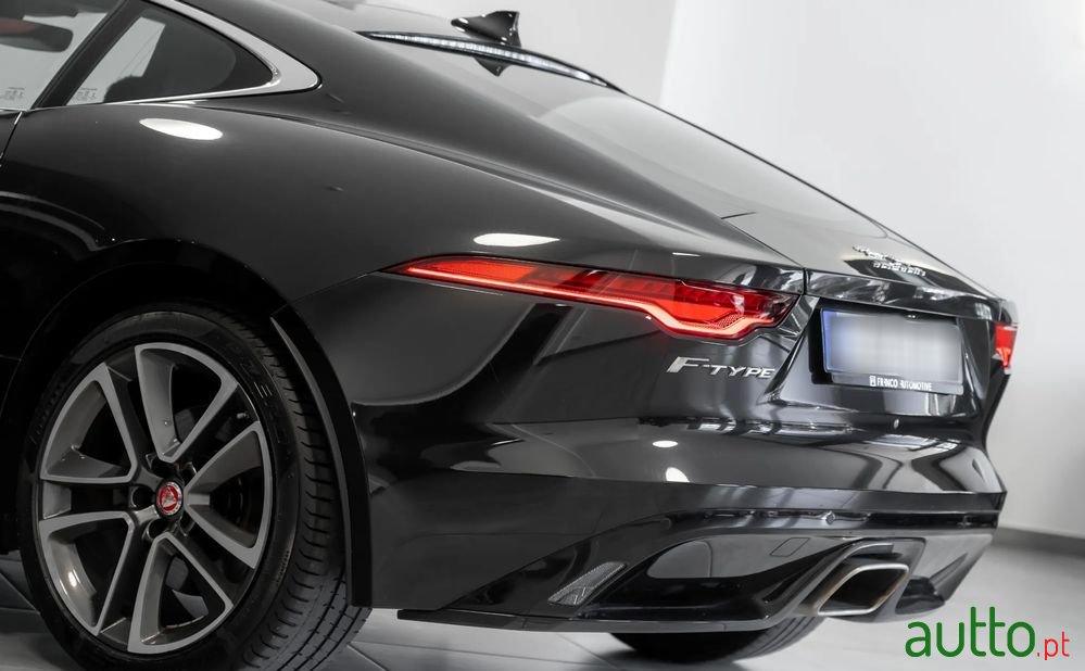 2022' Jaguar F-Type 2.0 I4 R-Dynamic photo #6
