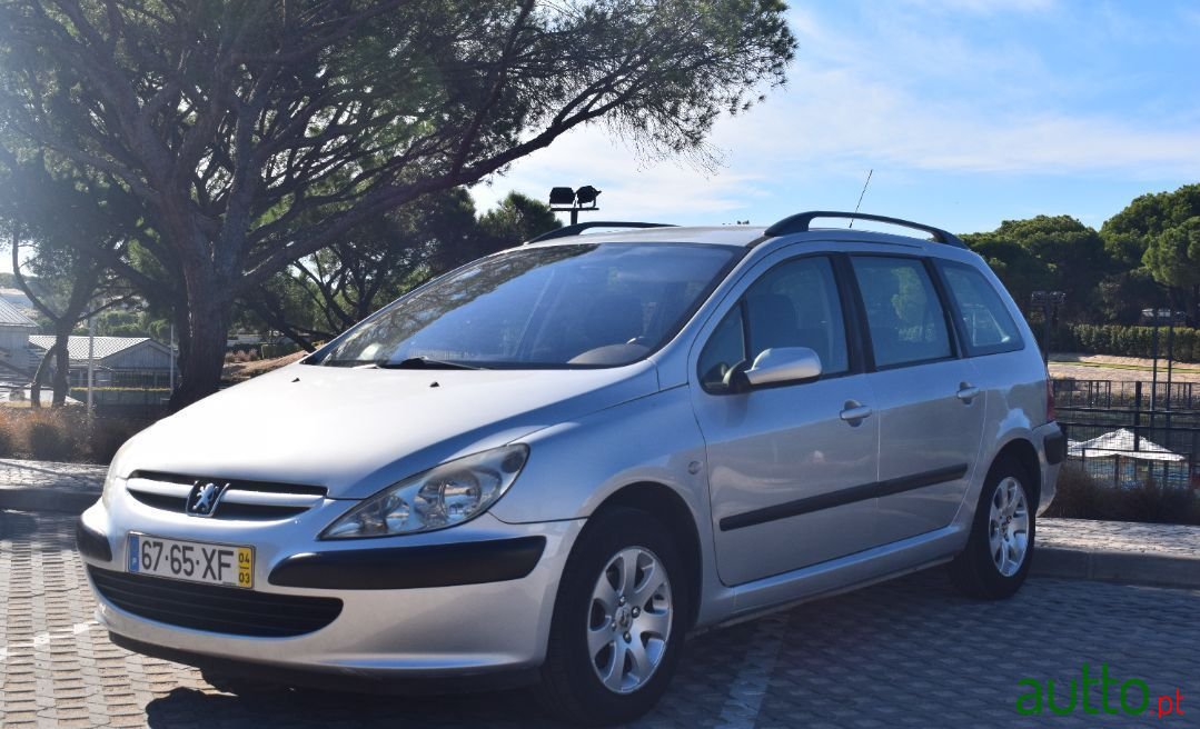 2004' Peugeot 307 Break photo #1