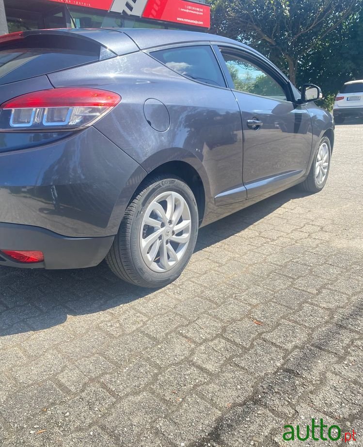 2012' Renault Mégane Coupe photo #3