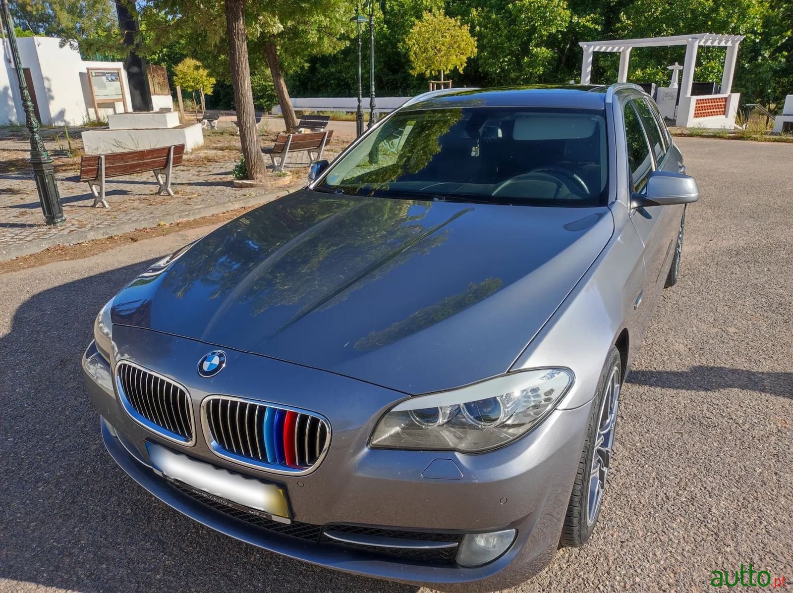 2013' BMW 520 photo #1