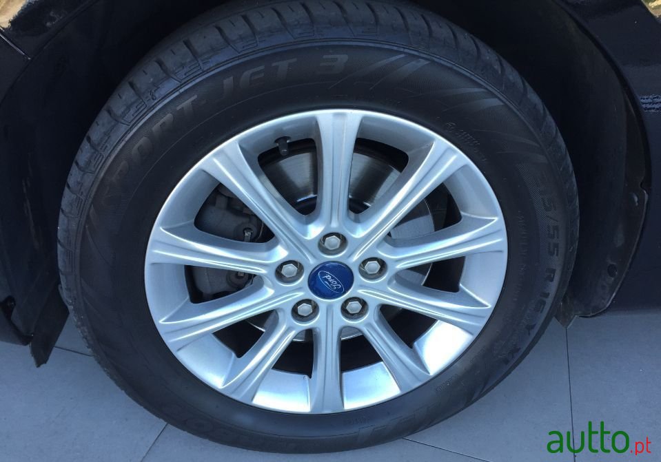 2011' Ford Mondeo Sw photo #6