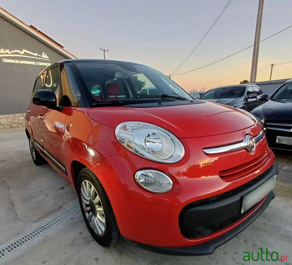 2013' Fiat 500L photo #3