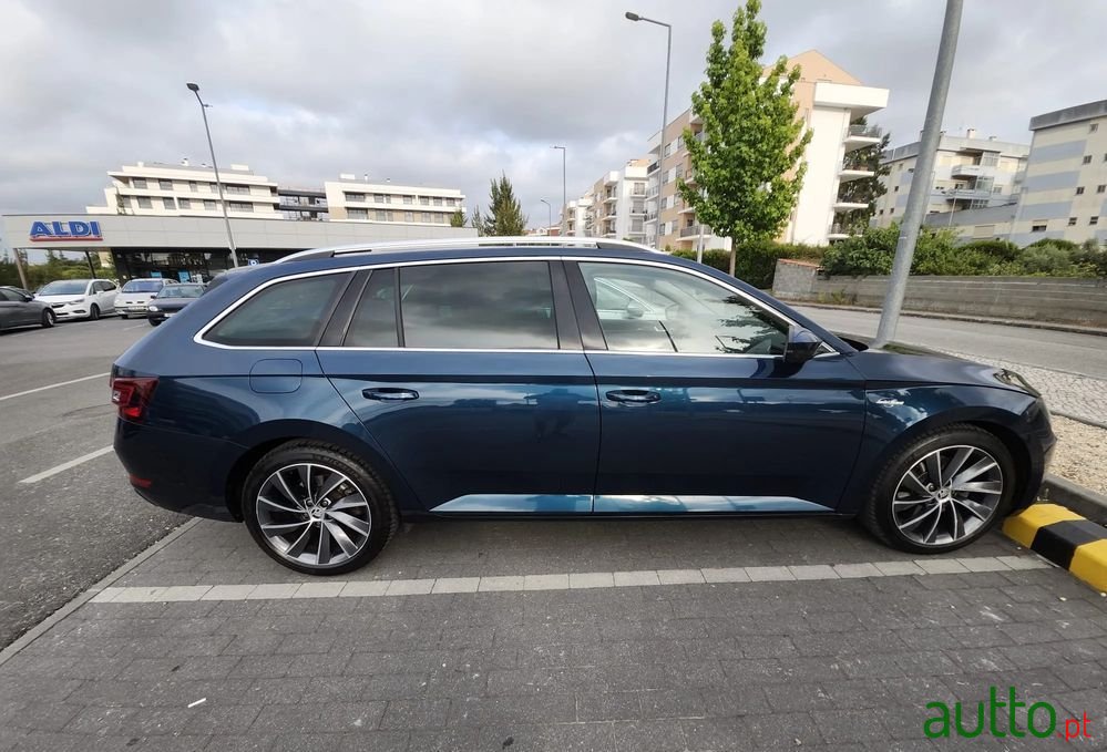 2016' Skoda Superb Break photo #2