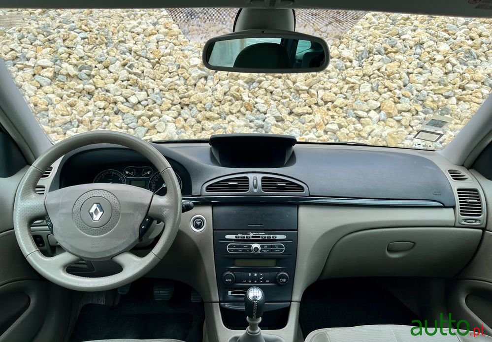 2005' Renault Laguna Break photo #6