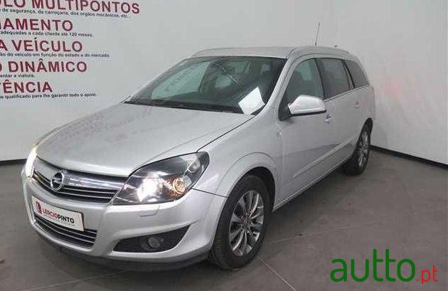 2010' Opel Astra Caravan photo #1