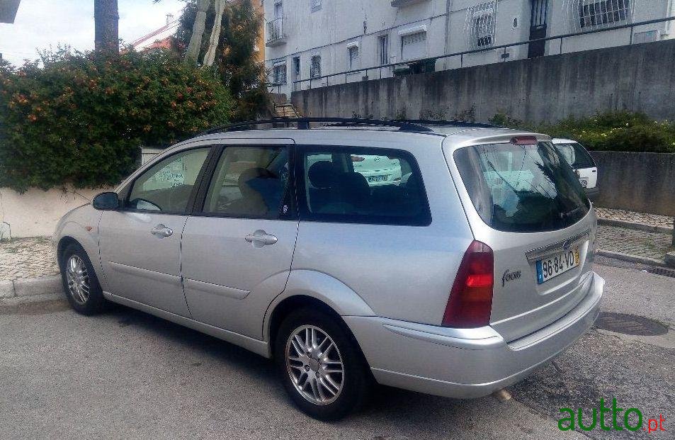 2003' Ford Focus Sw Ghia photo #2